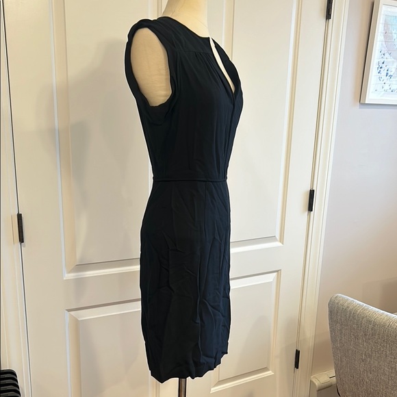 Theory Elegant Sleeveless Dress - Picture 9 of 12